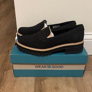 Toms Black and Tan Women’s Loafers